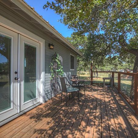 Grey Haus Casita-Peaceful Hill Country Views! Villa Fredericksburg Bagian luar foto