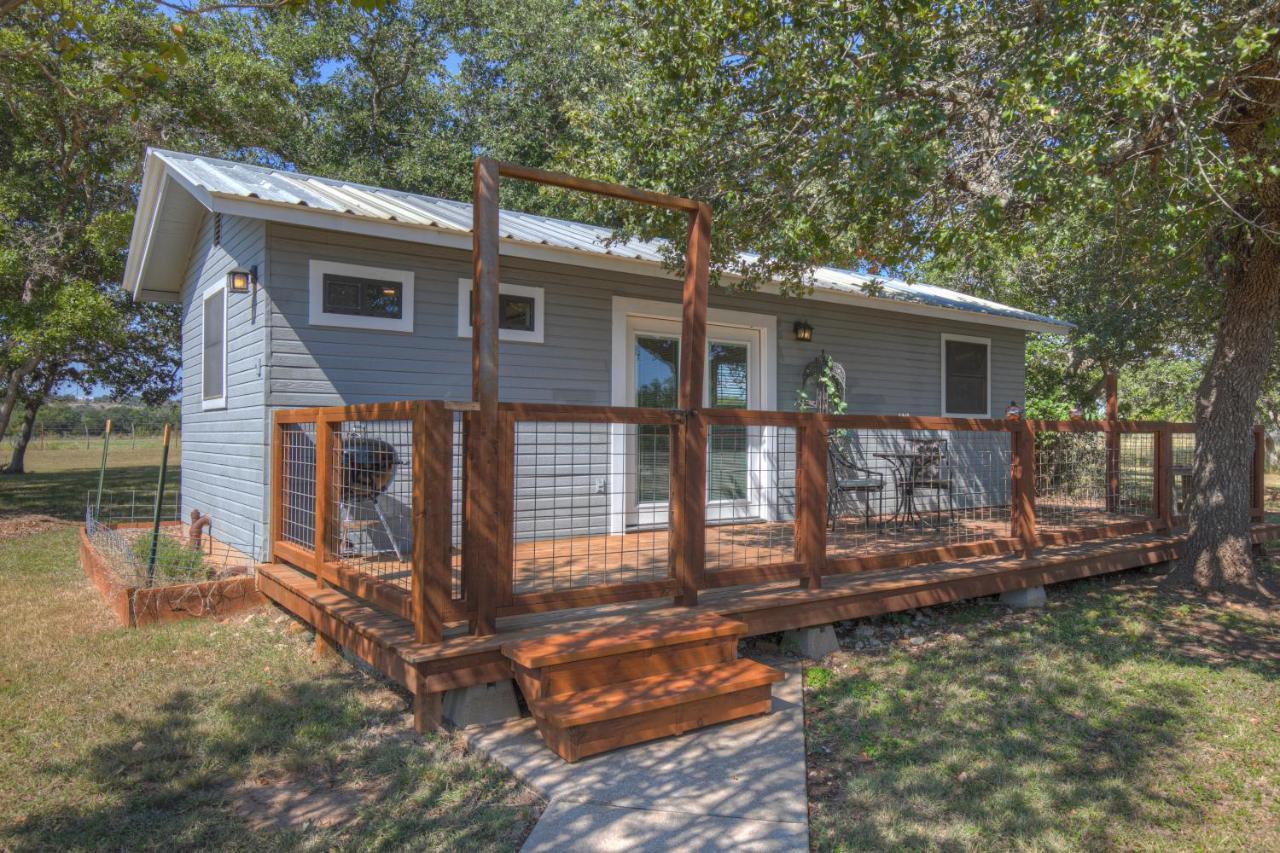 Grey Haus Casita-Peaceful Hill Country Views! Villa Fredericksburg Bagian luar foto