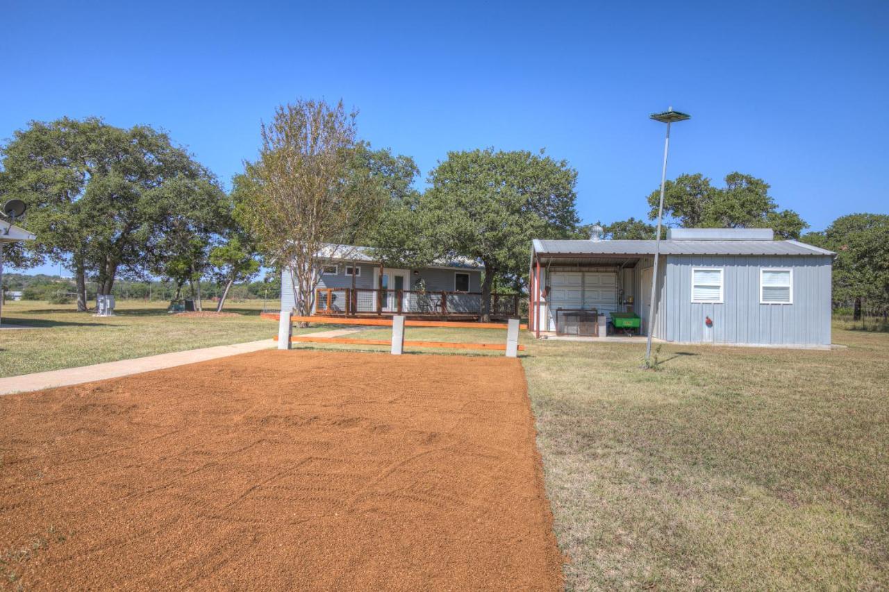 Grey Haus Casita-Peaceful Hill Country Views! Villa Fredericksburg Bagian luar foto